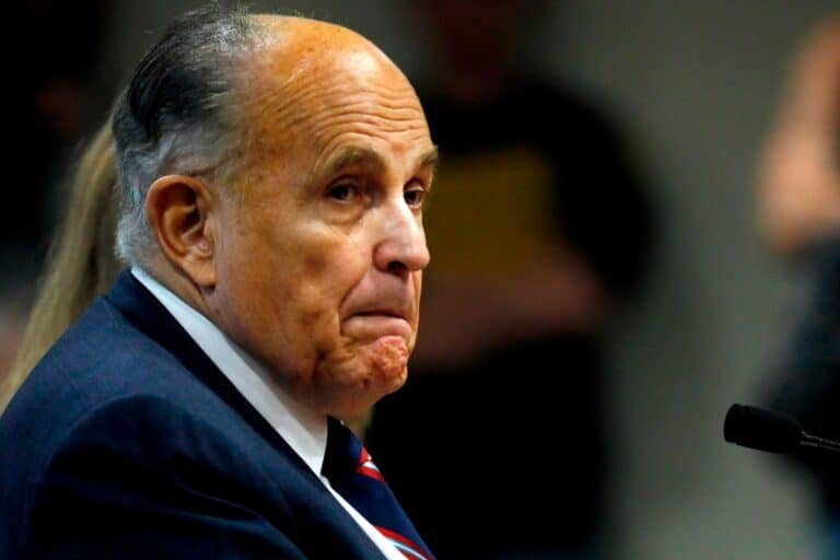 Rudy Giuliani satisfies the case of defamation of the Electoral Workers of Fulton County County